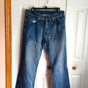 Men flypaper jean with detail on back pockets...34×34